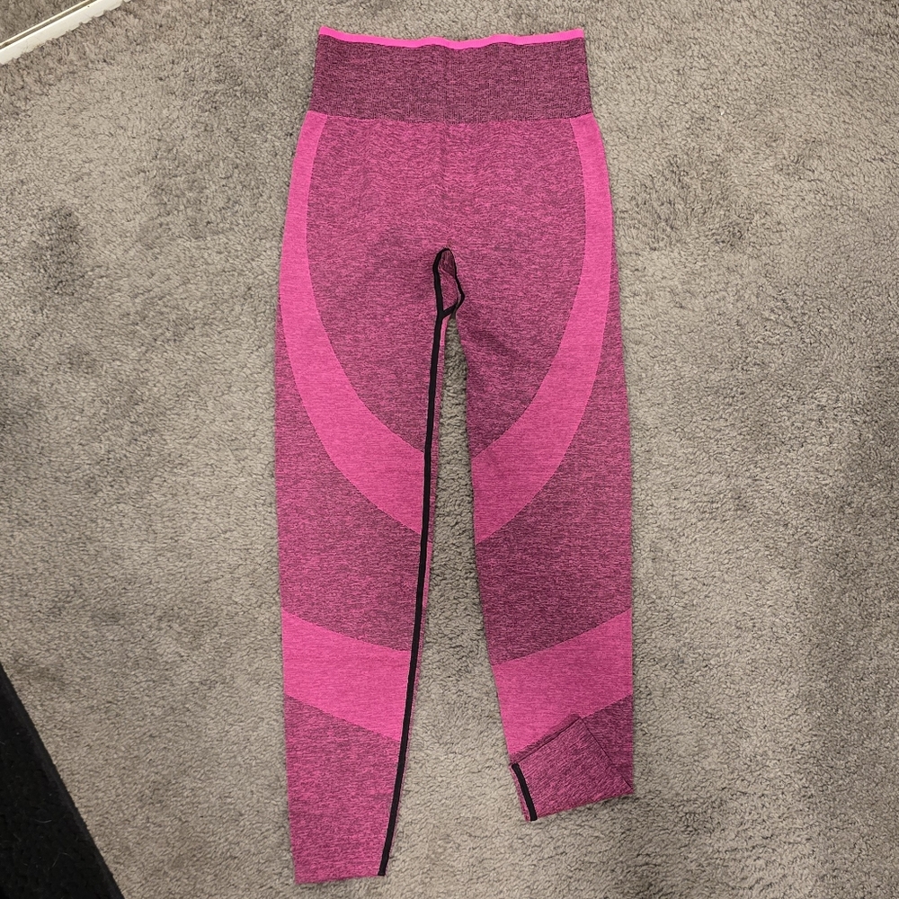 PINK Victorias Secret Activewear Hot Pink Seamless Leggings w/ Black Stitch SM
